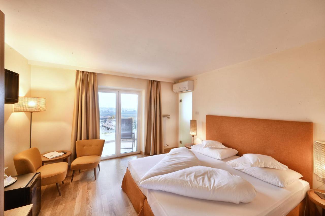 Hotel Maria Theresia Adults-Only Lagundo Ngoại thất bức ảnh