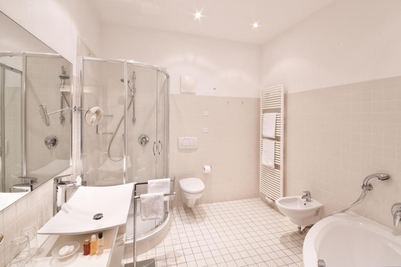 Hotel Maria Theresia Adults-Only Lagundo Ngoại thất bức ảnh